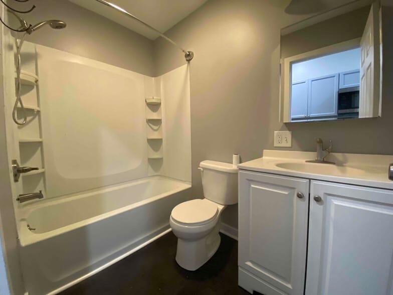 Building Photo - 3109 6th Ave