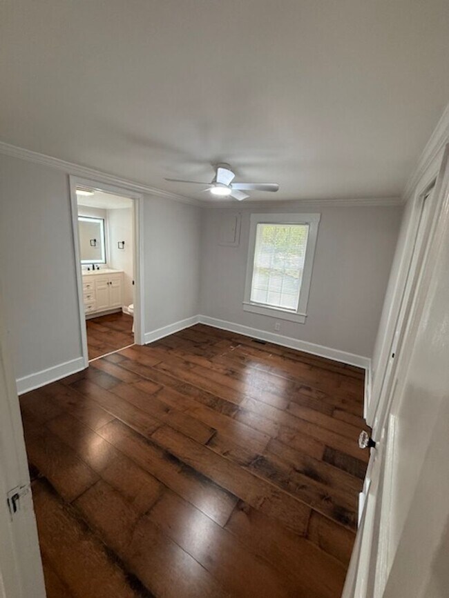 Building Photo - Country Charm Meets Modern Updates