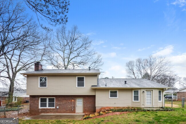 Building Photo - 3871 Partridge Pl SW