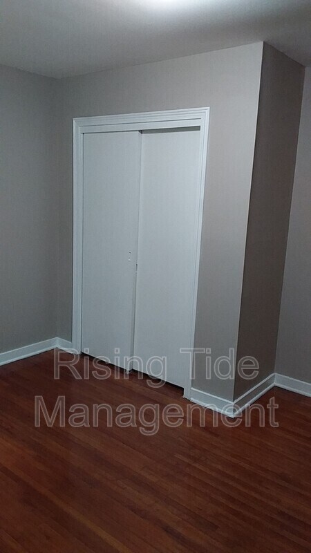 Building Photo - 316 20th Ave NE