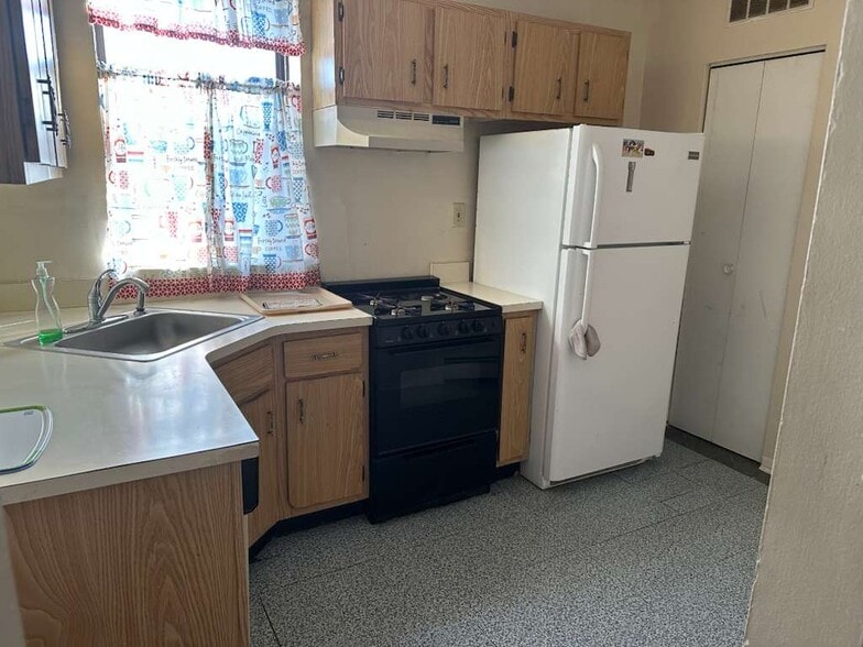 Kitchen - 144 Old Bergen Rd