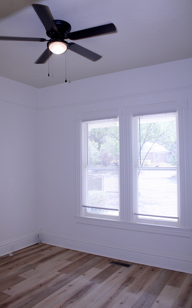 Building Photo - 658 Ash St