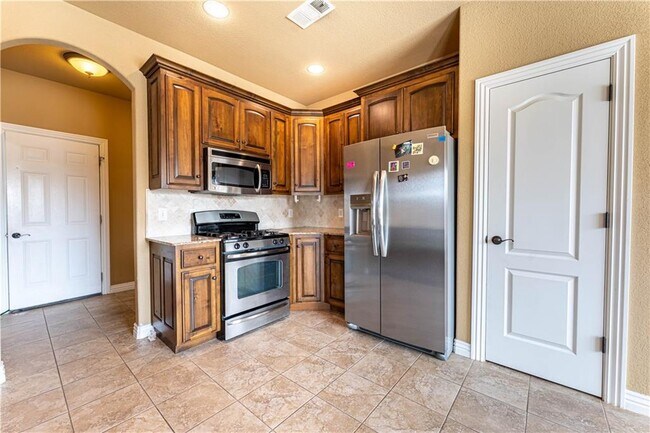 Building Photo - 126 S Angus Ln