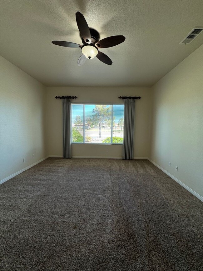 Building Photo - 55 + Community of Sun City Del Webb in App...