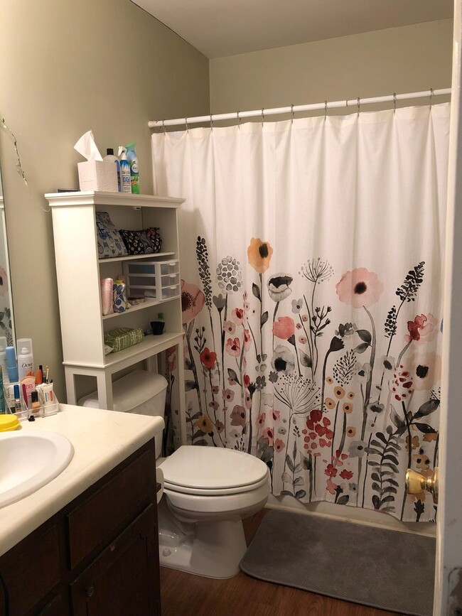 Building Photo - Great Location!!! Five Points, Tanyard Condominium's Available August 1st