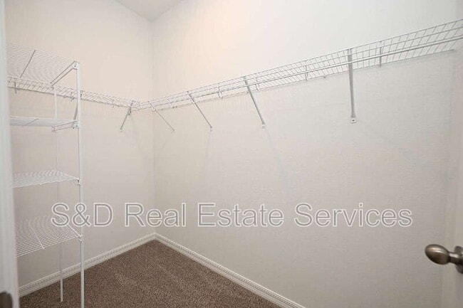 Building Photo - 5507 Freesia Dr