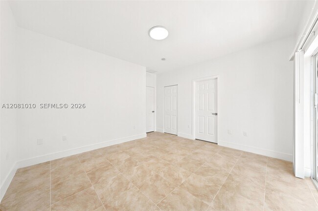 Building Photo - 145 NE 60th St