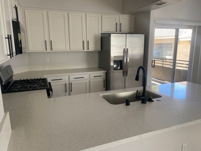 Building Photo - BEAUTIFUL CUSTOM CONDO IN DOWNTOWN SUMMERLIN