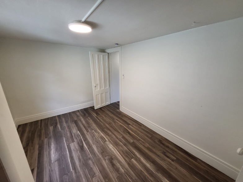 Building Photo - 225 Marlborough Rd