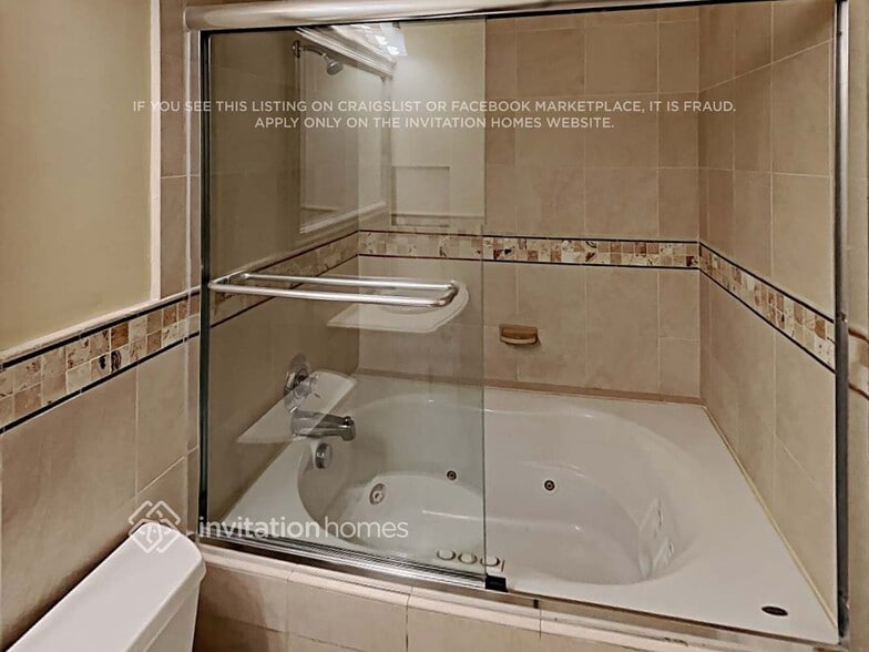 Building Photo - 4885 Alfresco St