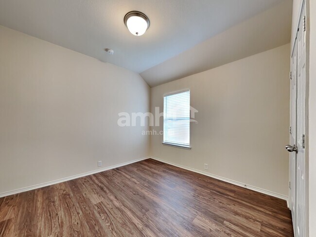 Building Photo - 1356 Napa Dr