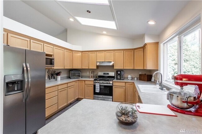 Building Photo - Spacious 3 Bed/2.75 Bath Home in Arlington...