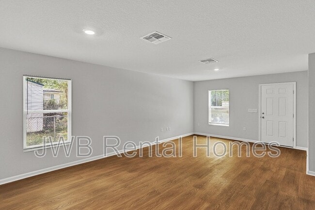 Building Photo - 6009 Dunmire Ave