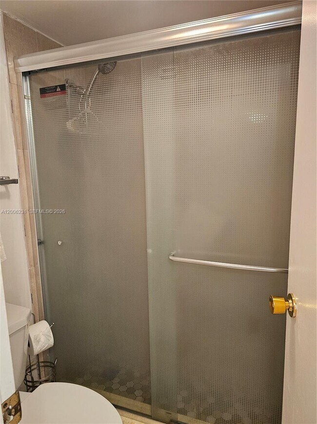 Building Photo - 20400 W Country Club Dr