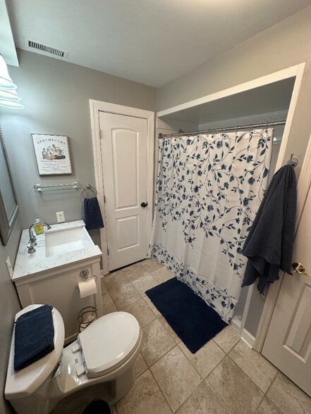 Building Photo - 4708 Hessey Rd