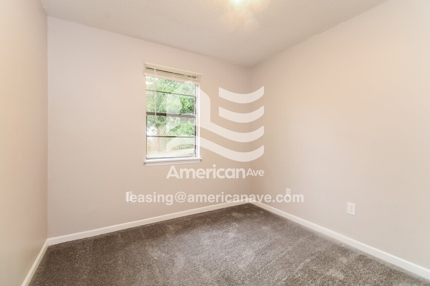 Building Photo - 3403 Blackstone St