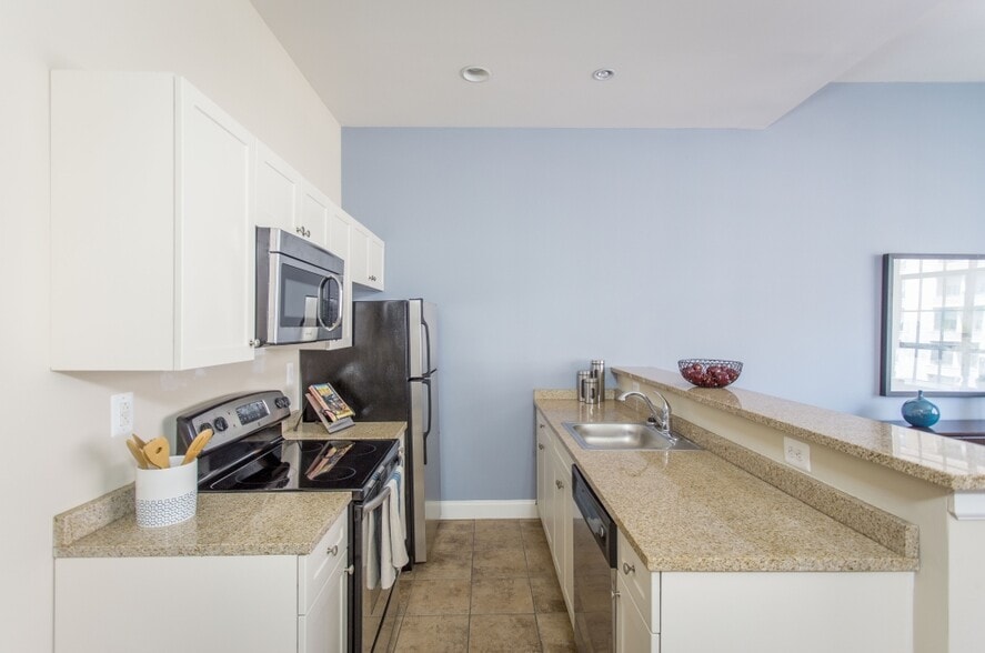 Building Photo - 600 N Broad St