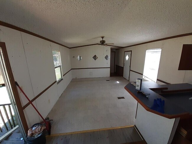 Building Photo - 65 Garden Ridge Dr