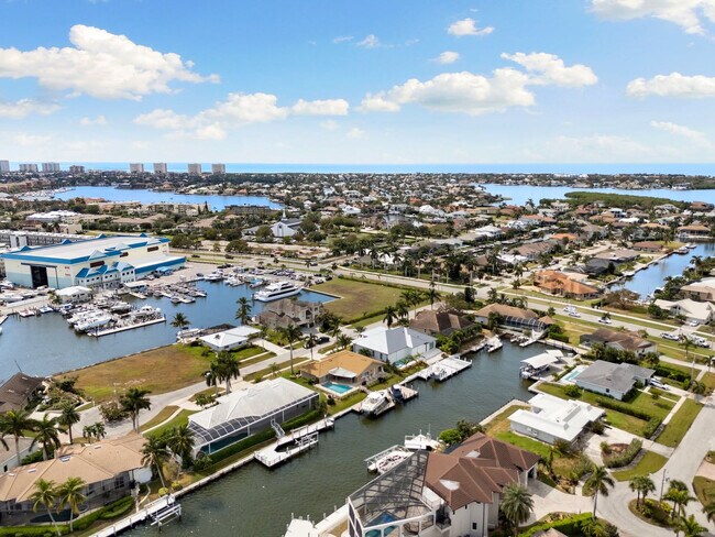 Building Photo - 874 Magnolia Ct