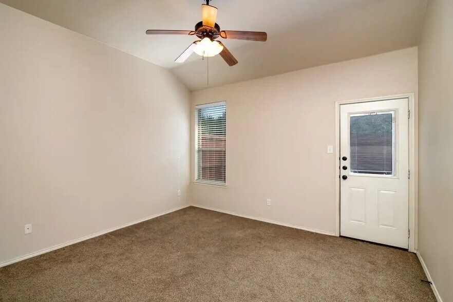Building Photo - 366 Armstrong Ln