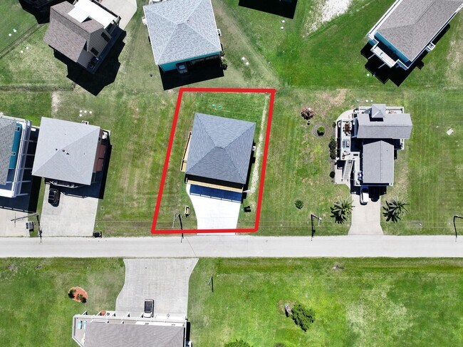 Building Photo - 917 Westview