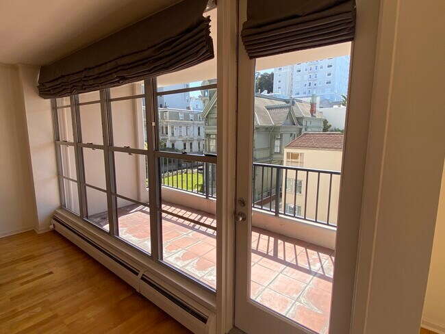 Patio - 2040 Franklin St