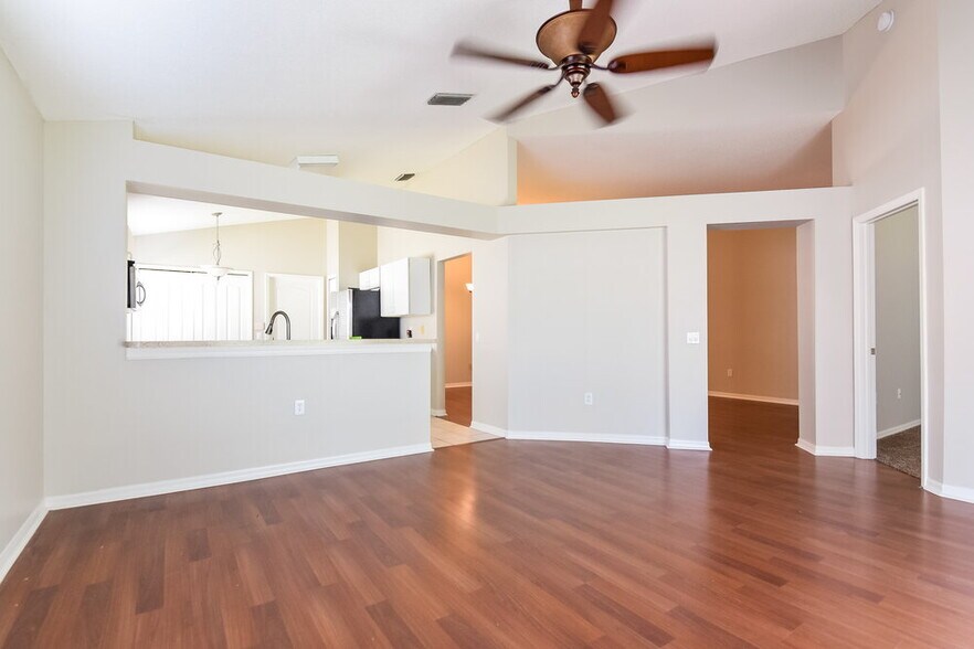 Building Photo - 312 Sonoma Dr