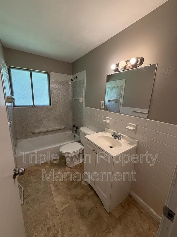 Building Photo - 10329 Chesley Dr