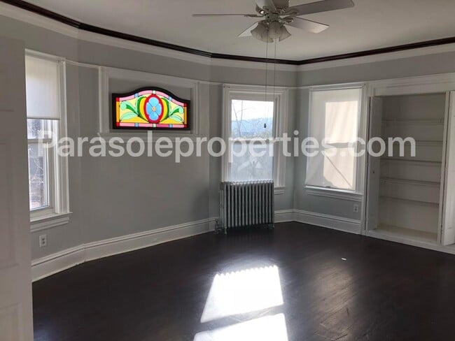 Building Photo - 919 Clay Ave