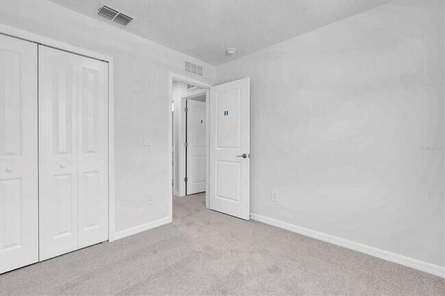 Building Photo - 17594 Pleasantview Blvd