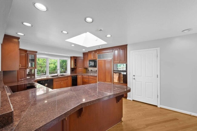 Building Photo - 7175 Red Holly Ct