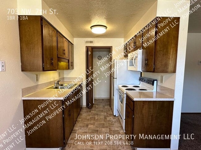 Building Photo - 703 NW 7th St