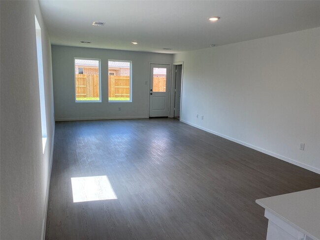 Building Photo - 28731 Texas Plns Dr