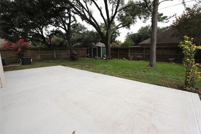 Building Photo - 21631 Live Oaks Spring Dr