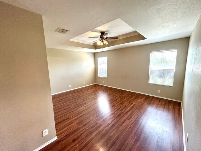 Building Photo - 3402 Longhorn Creek