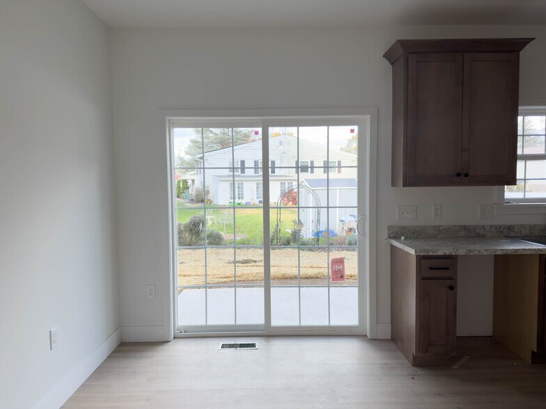 Building Photo - 108 Meadows Bnd