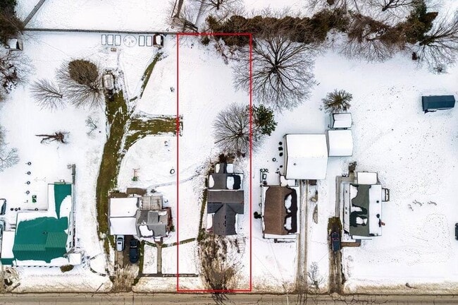 Building Photo - 1702 Lake St