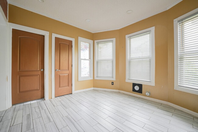 Building Photo - 134 Gorham Ave