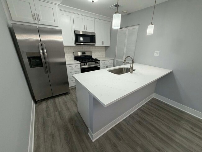 Building Photo - 10429 Austin Ave