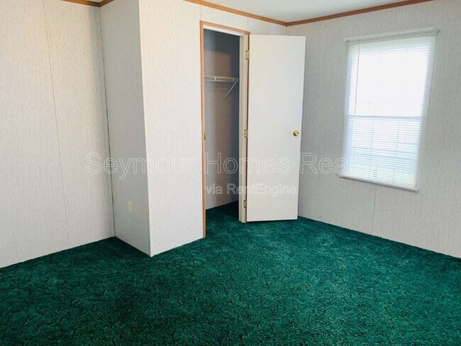 Building Photo - 1286 Country Club Rd