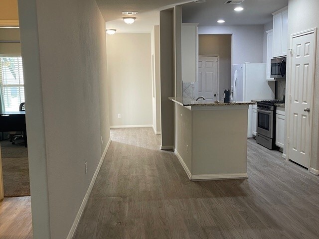 Building Photo - 156 Camelot Pl Ct