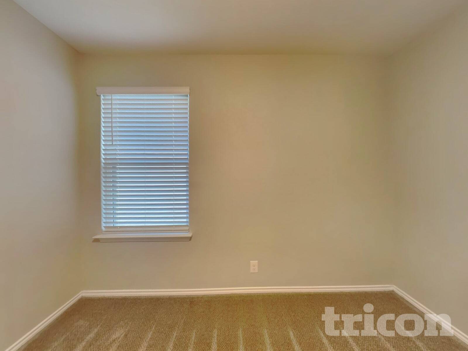 Building Photo - 8119 Sleepy Brook