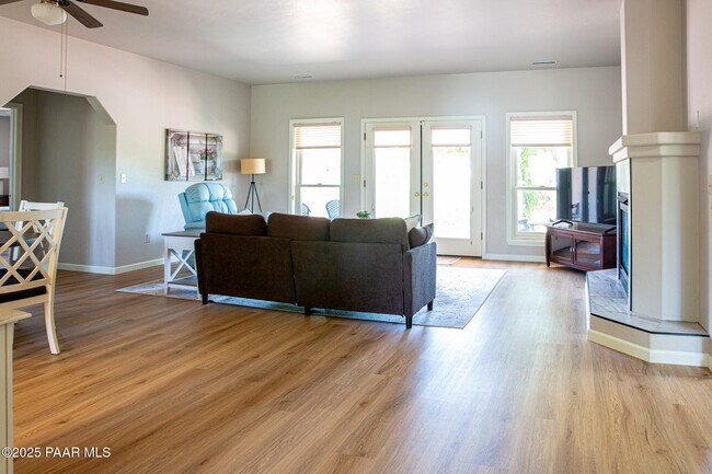 Building Photo - 7075 E Horizon Way