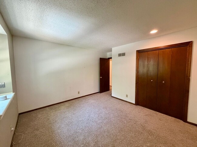 Building Photo - 8238 Parkhill Cir