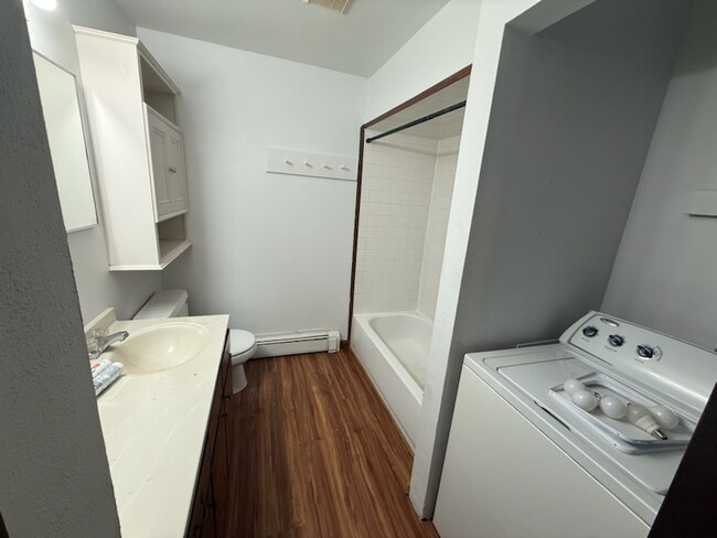 Building Photo - 198 Aspenglow Blvd