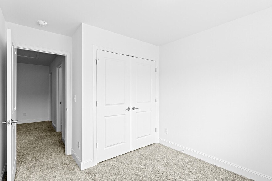 Building Photo - 8425 Whisper Ln