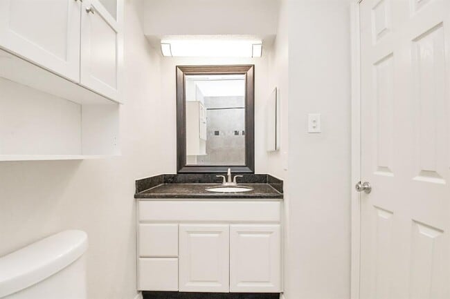 Building Photo - 11139 Holly Hill Ln