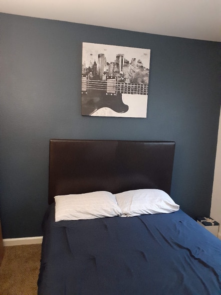 Building Photo - 6892 Cal Valley Way