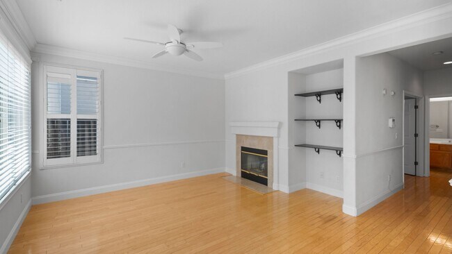 Building Photo - Rolling Hills Beauty! 4 Bedroom 3 Bath