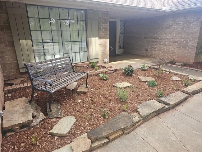 Building Photo - 3300 Choctaw Dr